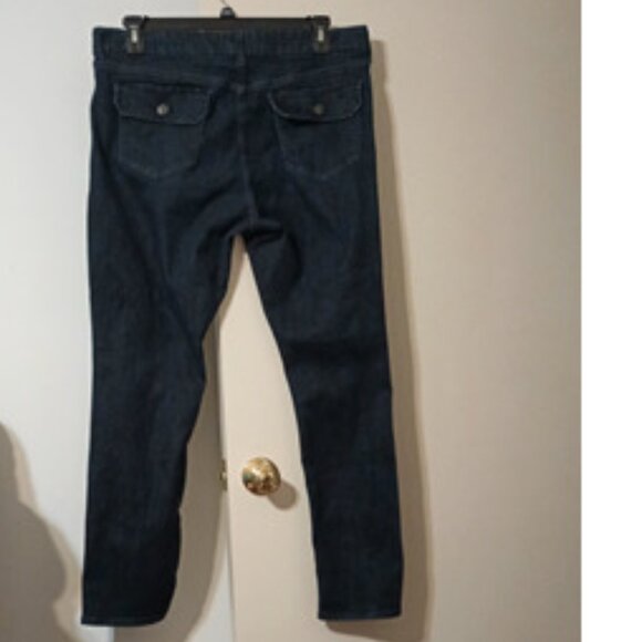 EUC ~ Old Navy's The Sweetheart Straight Leg Jean in Darkwash Blue (Size 16) - Picture 2 of 5
